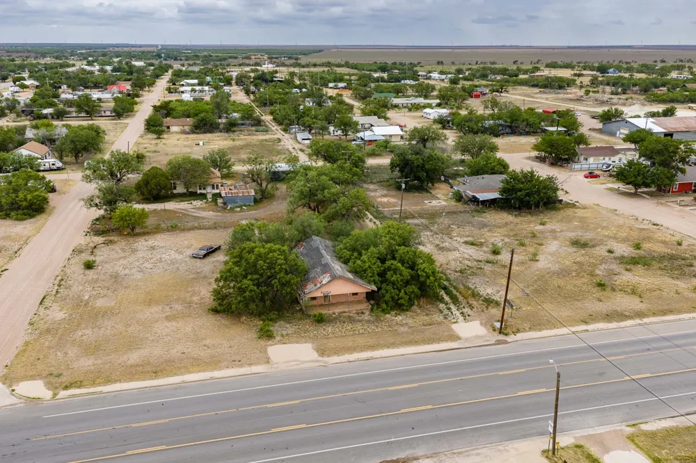 126 E Lake Hamlin, TX 79520