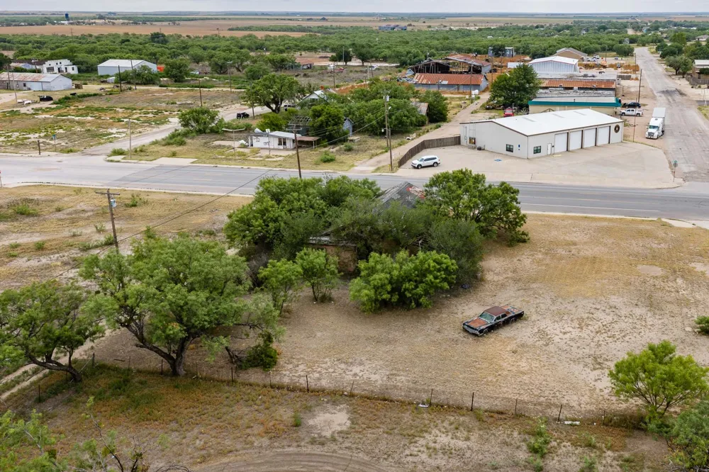 126 E Lake Hamlin, TX 79520