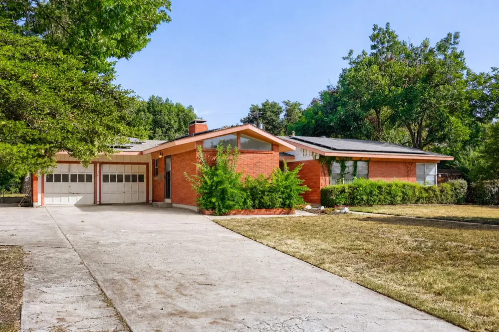 6716 Woodstock Road Fort Worth, TX 76116