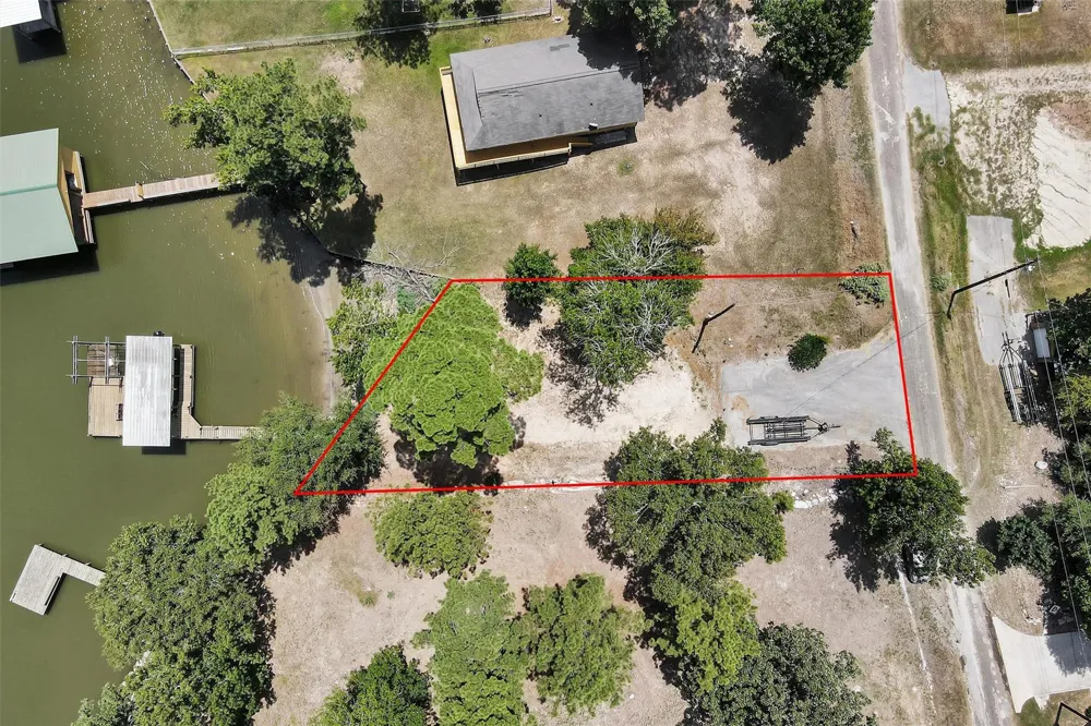 308 Point Drive Trinity, TX 75862