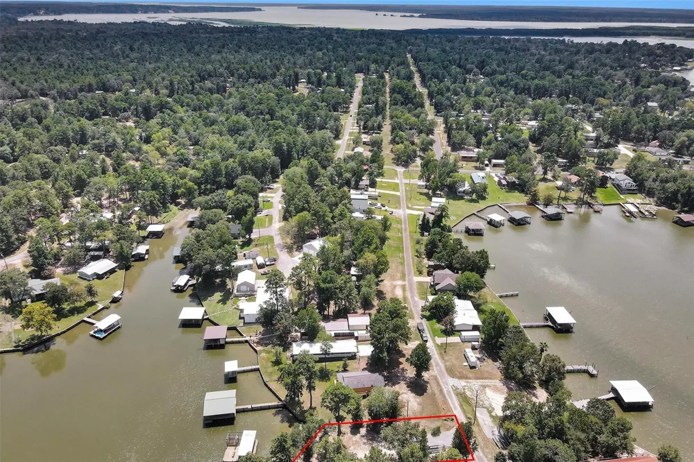 308 Point Drive Trinity, TX 75862