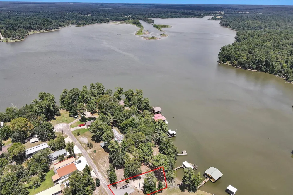 308 Point Drive Trinity, TX 75862