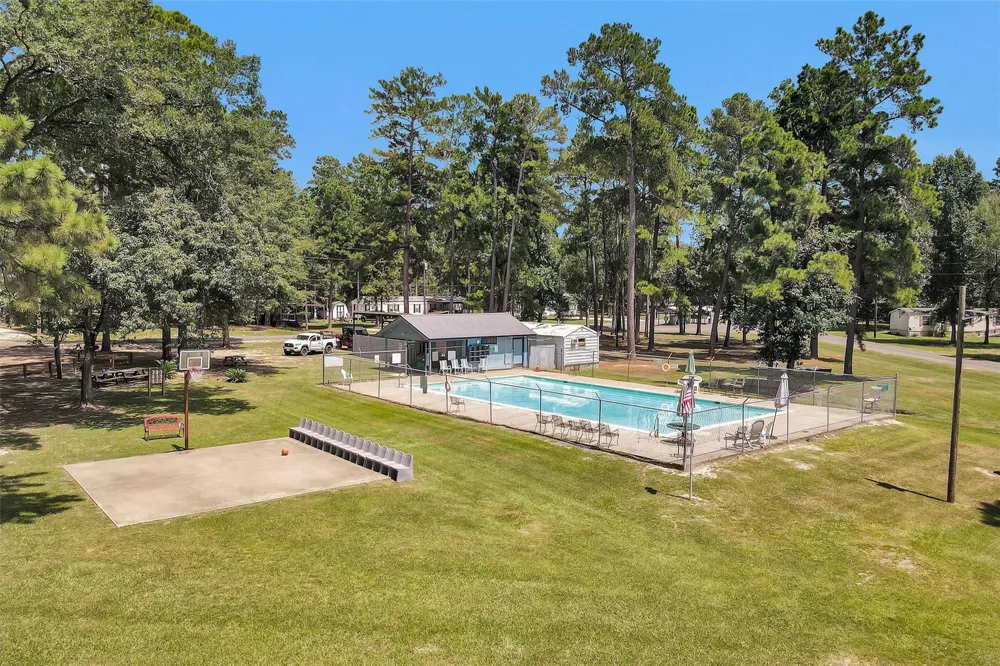 308 Point Drive Trinity, TX 75862