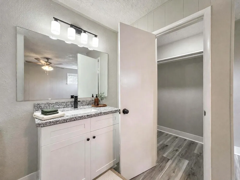 429 17th Avenue Texas City, TX 77590