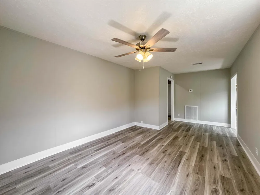 429 17th Avenue Texas City, TX 77590