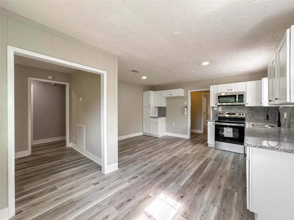 429 17th Avenue Texas City, TX 77590