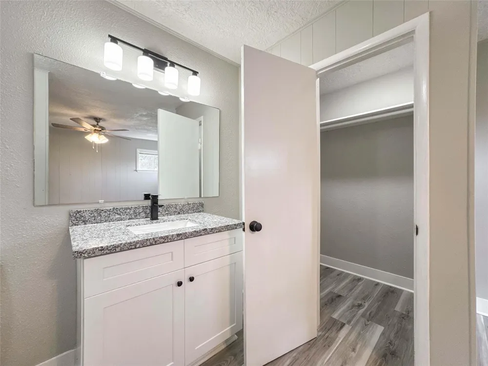 429 17th Avenue Texas City, TX 77590