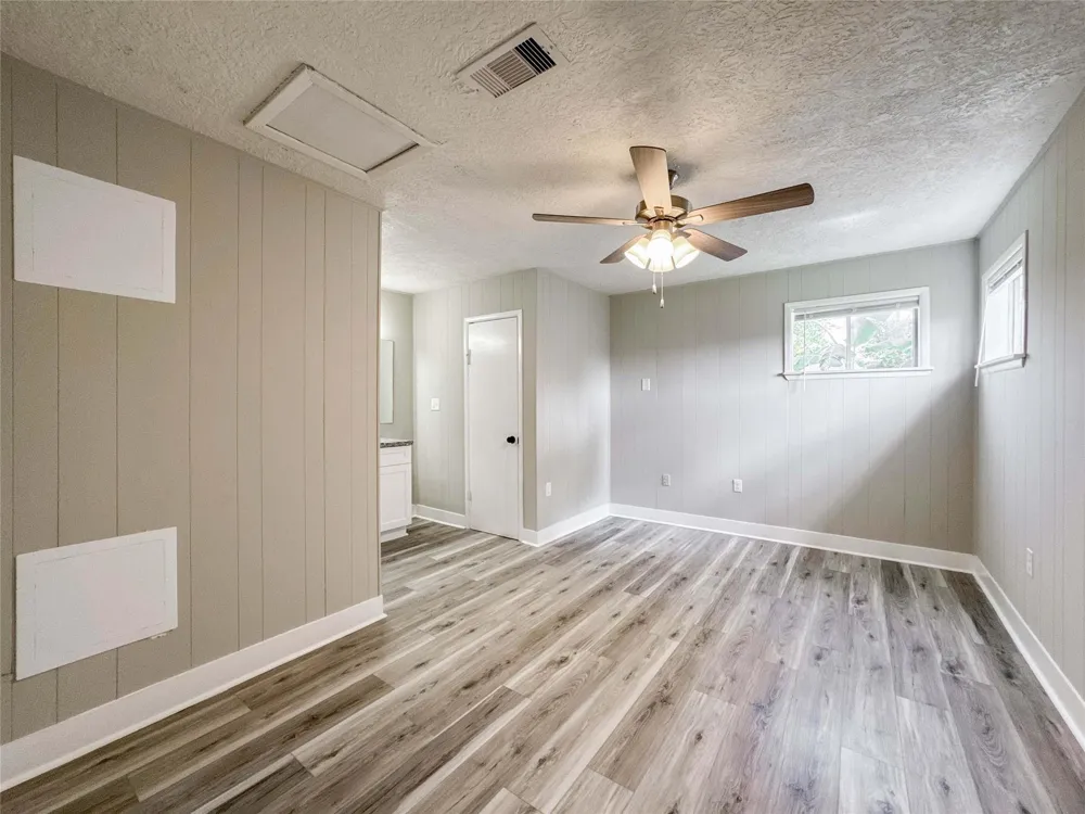 429 17th Avenue Texas City, TX 77590