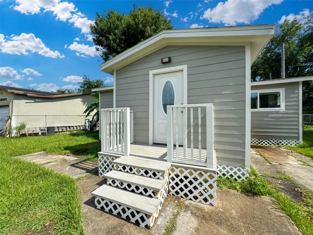 429 17th Avenue Texas City, TX 77590