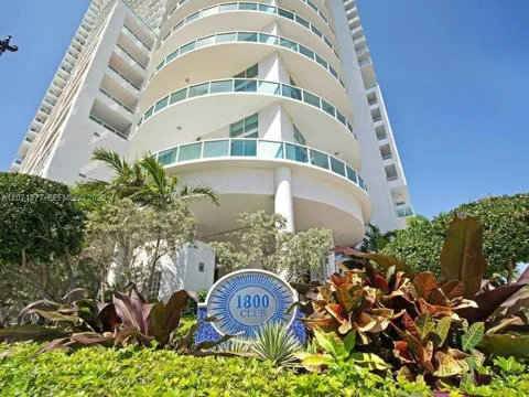1800 Bayshore Dr #814