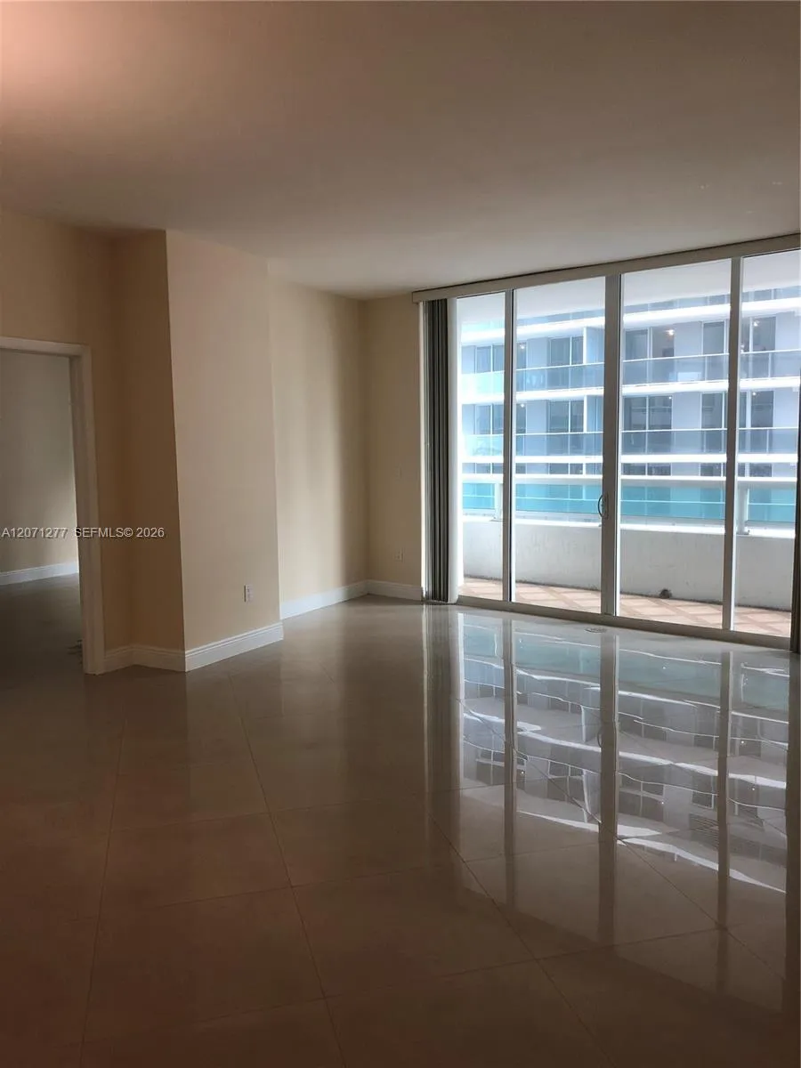 1800 Bayshore Dr #814 Miami, FL 33132
