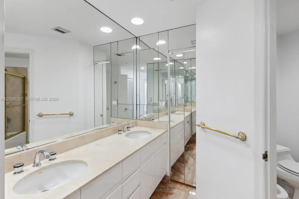 888 Brickell Key Dr #1600 Miami, FL 33131