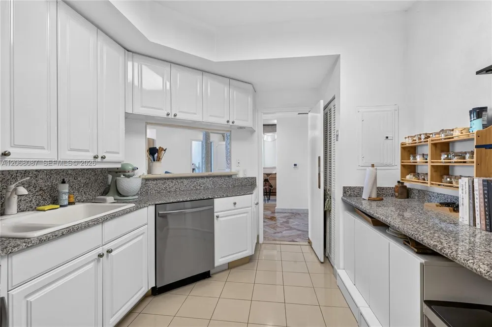 888 Brickell Key Dr #1600 Miami, FL 33131