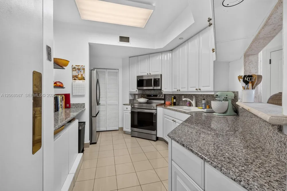888 Brickell Key Dr #1600 Miami, FL 33131