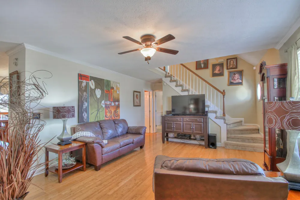 933 Lakeview Ct Gallatin, TN 37066
