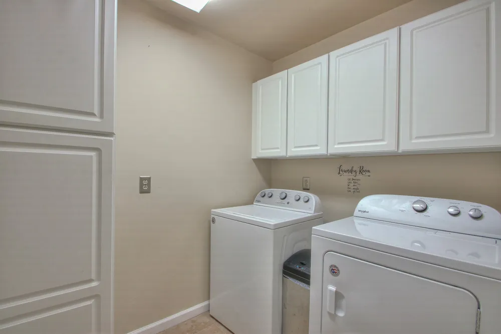 933 Lakeview Ct Gallatin, TN 37066