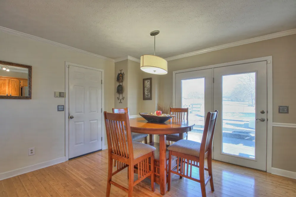 933 Lakeview Ct Gallatin, TN 37066