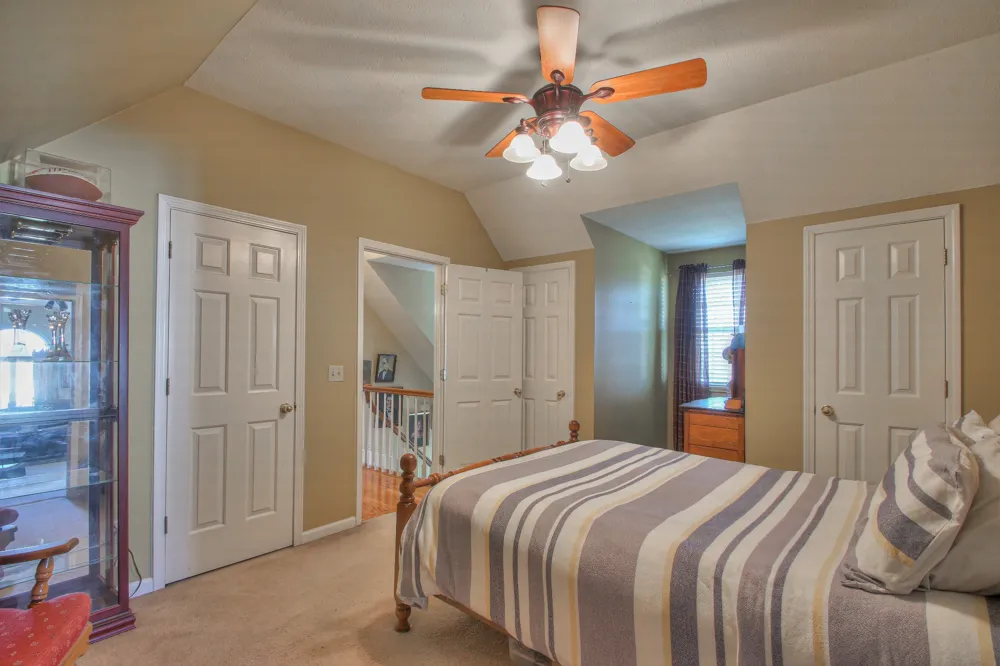 933 Lakeview Ct Gallatin, TN 37066