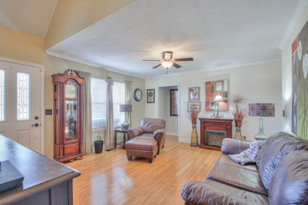933 Lakeview Ct Gallatin, TN 37066