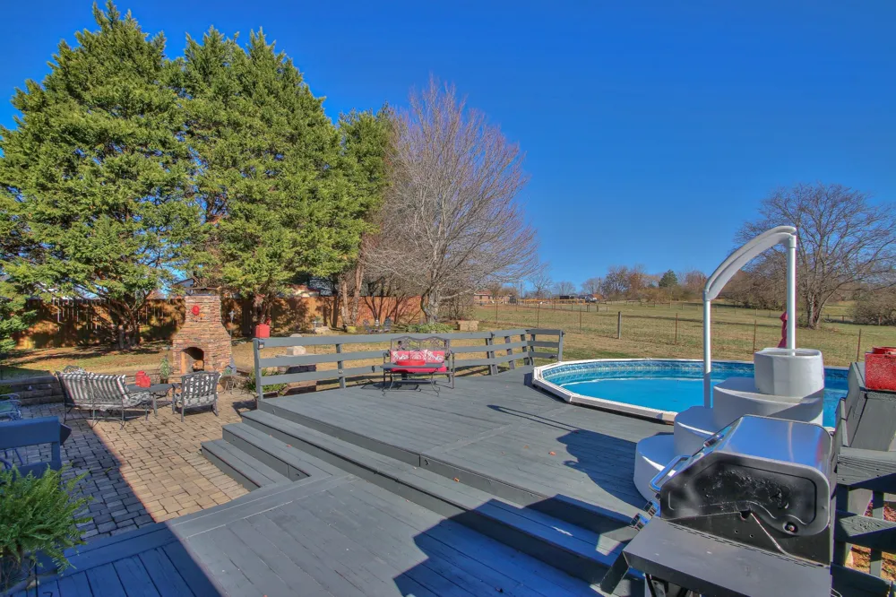 933 Lakeview Ct Gallatin, TN 37066