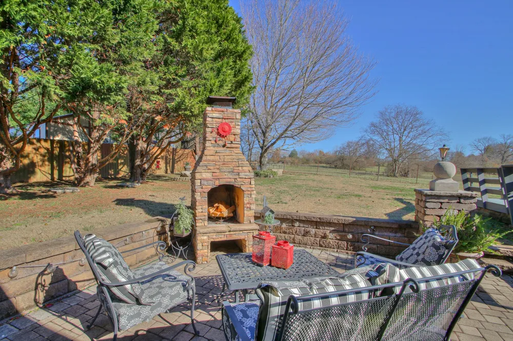 933 Lakeview Ct Gallatin, TN 37066