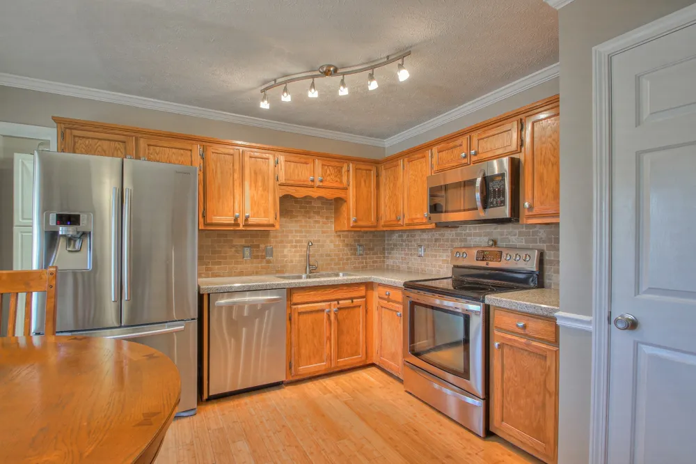 933 Lakeview Ct Gallatin, TN 37066
