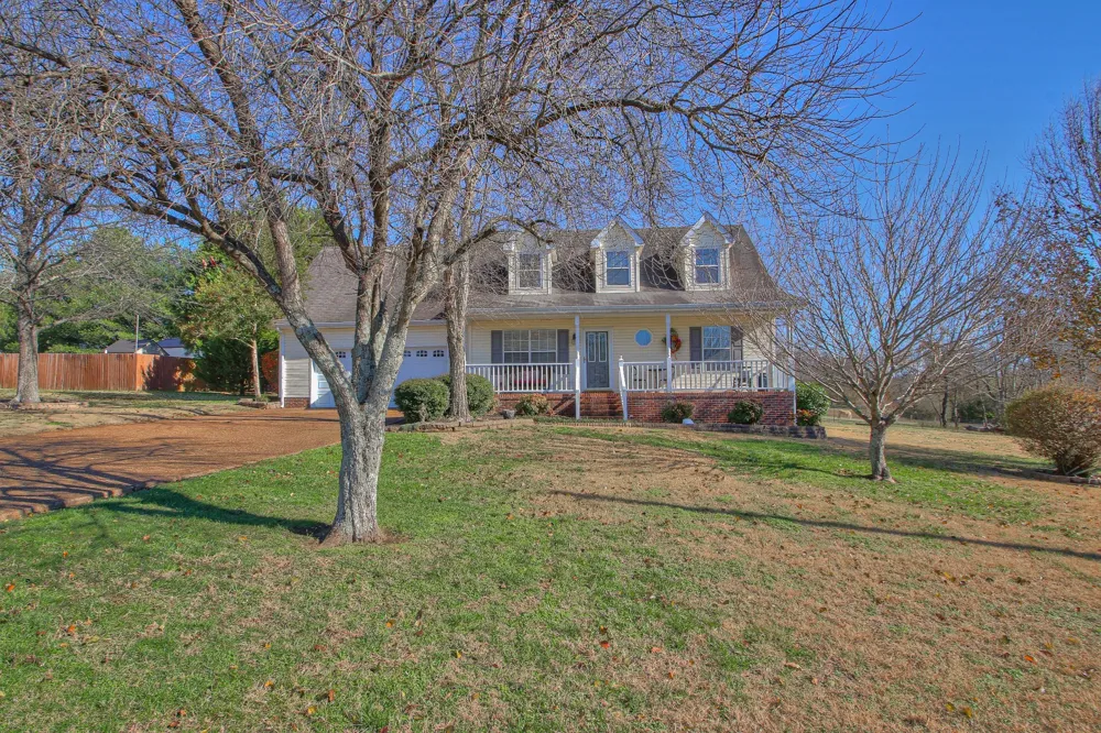 933 Lakeview Ct Gallatin, TN 37066