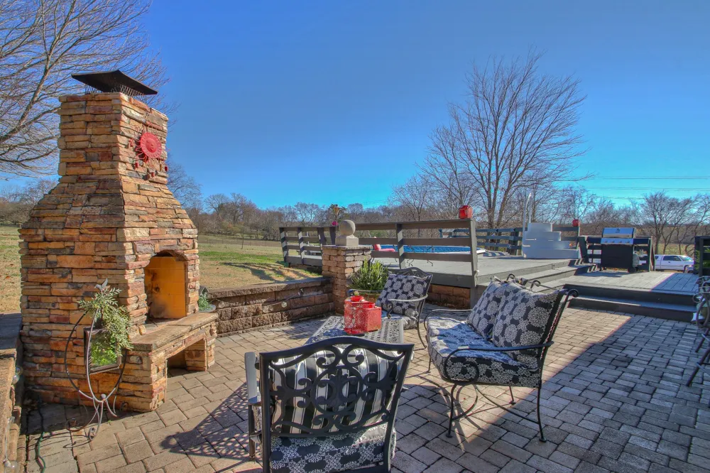 933 Lakeview Ct Gallatin, TN 37066