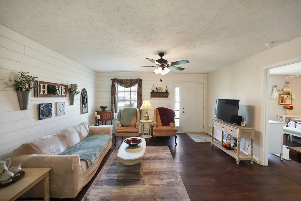 103 Betsy Ter Columbia, TN 38401