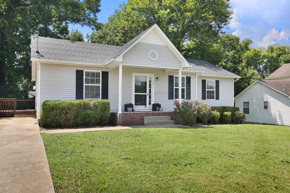 103 Betsy Ter Columbia, TN 38401