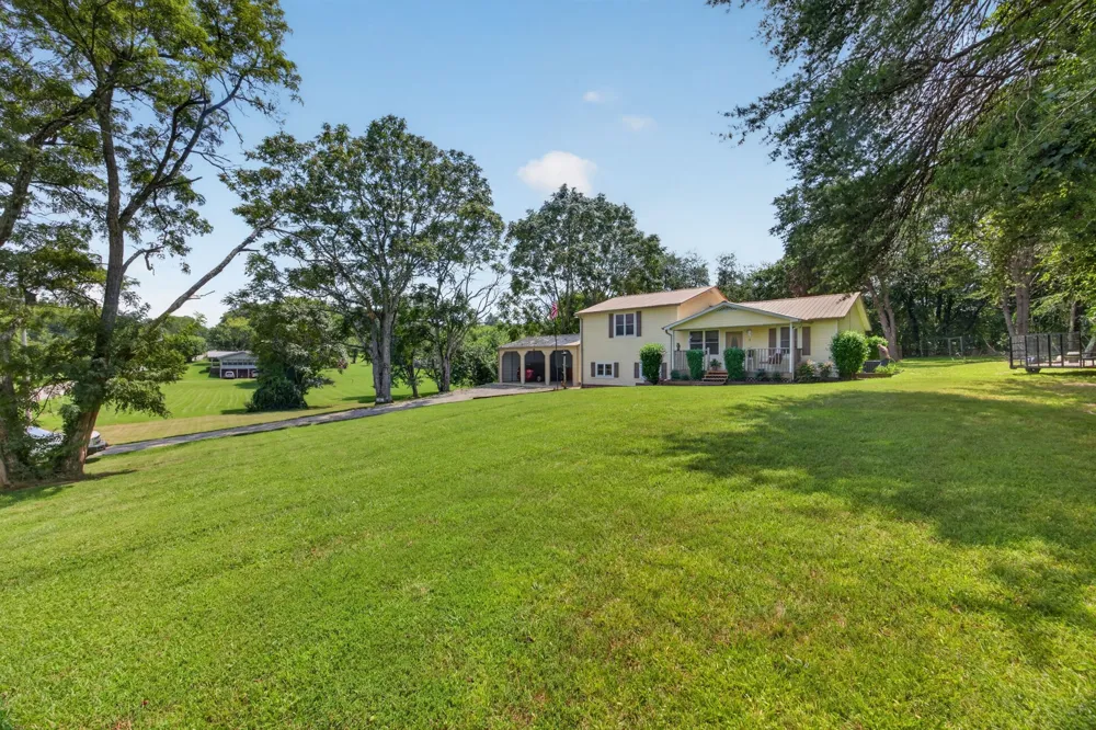 165 E Whitehall Rd Cookeville, TN 38501