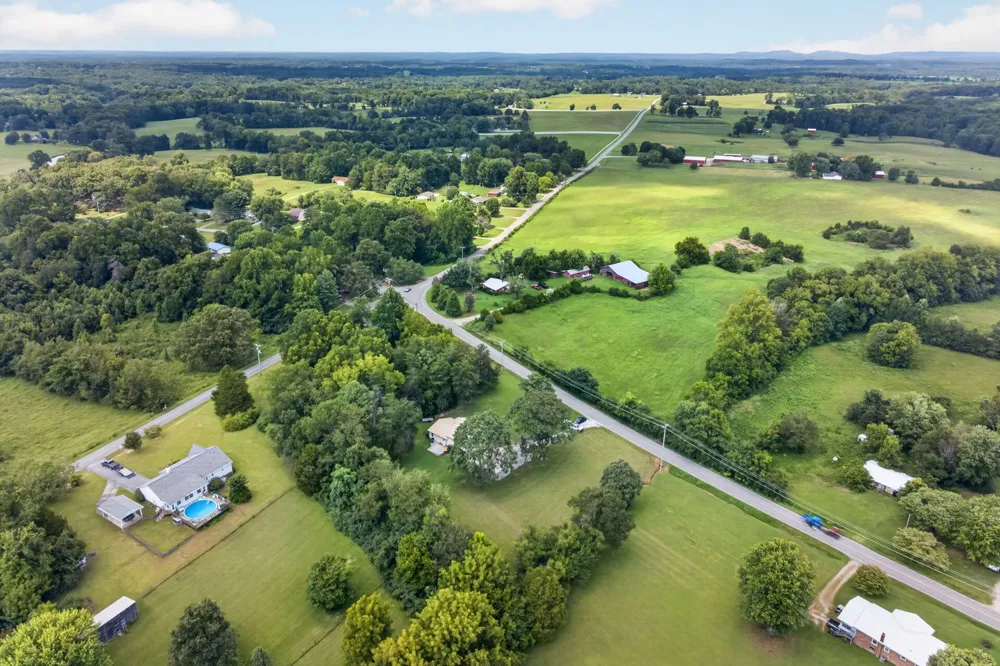 165 E Whitehall Rd Cookeville, TN 38501