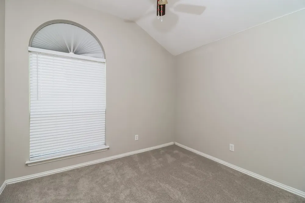 911 Joshua Drive Burleson, TX 76028