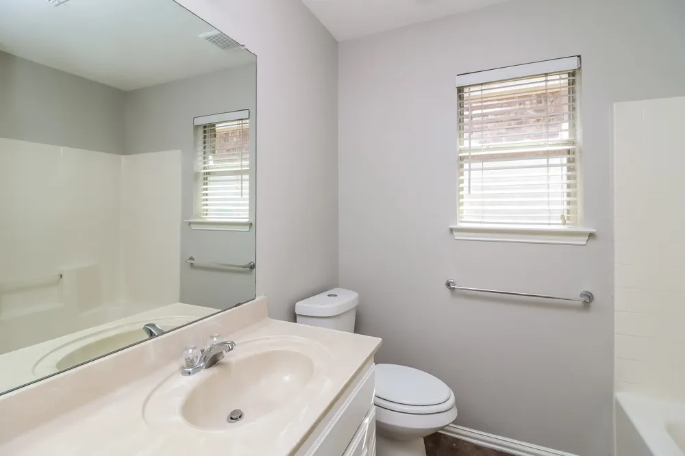911 Joshua Drive Burleson, TX 76028