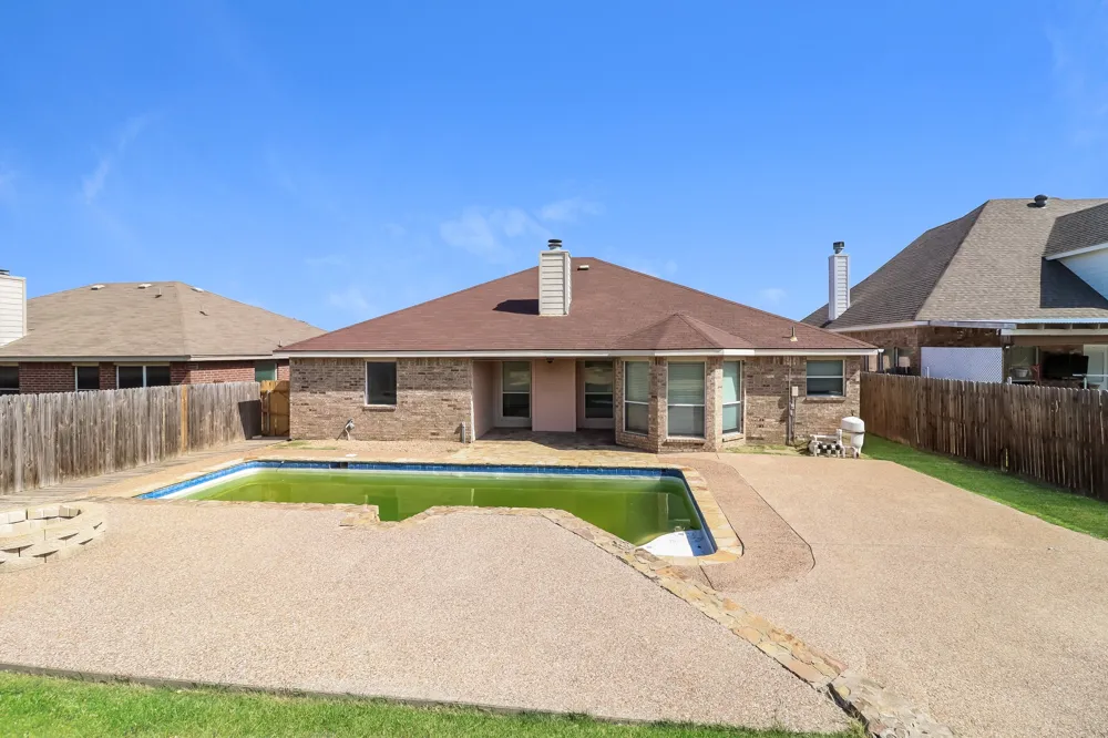 911 Joshua Drive Burleson, TX 76028