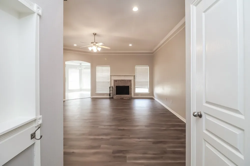 911 Joshua Drive Burleson, TX 76028