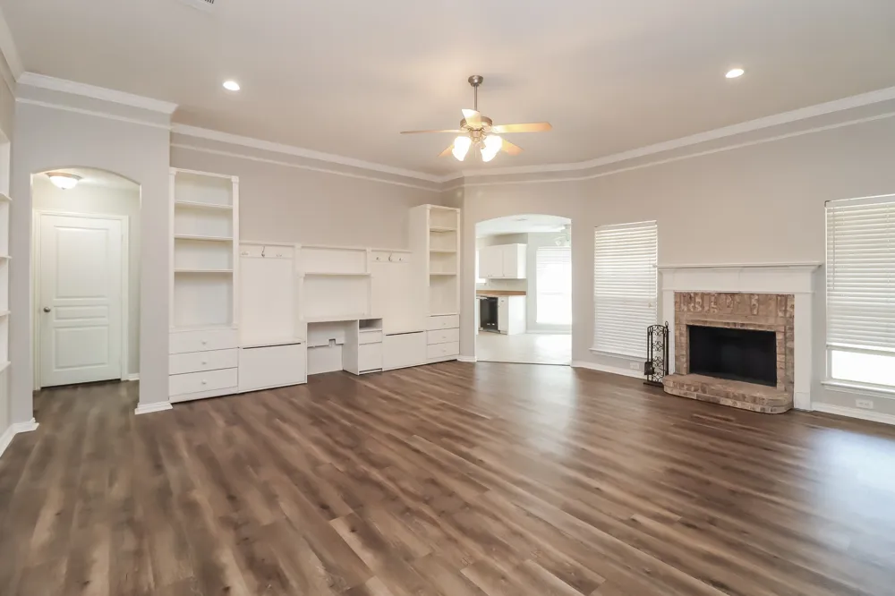 911 Joshua Drive Burleson, TX 76028