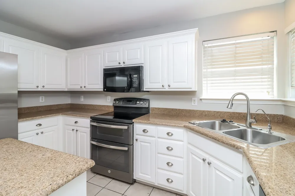 911 Joshua Drive Burleson, TX 76028