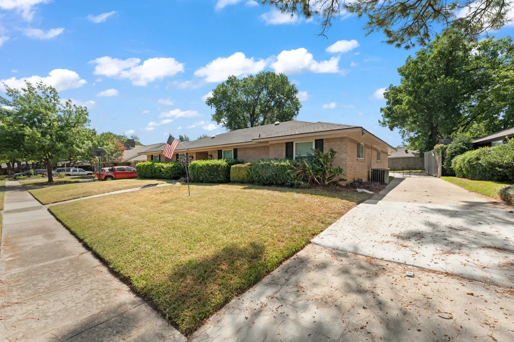 1807 Holm Oak Street Arlington, TX 76012