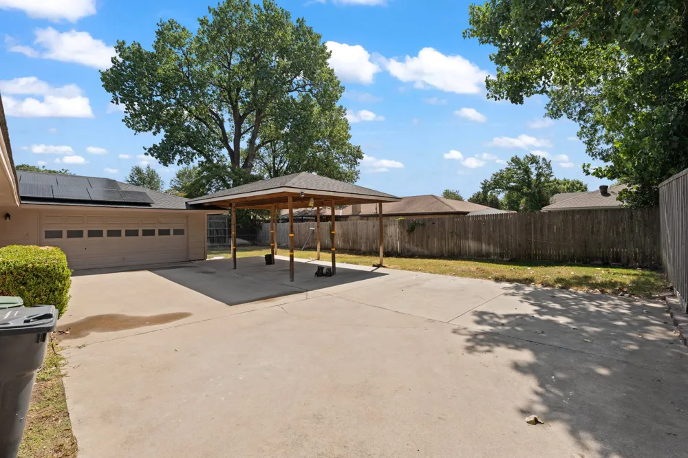 1807 Holm Oak Street Arlington, TX 76012