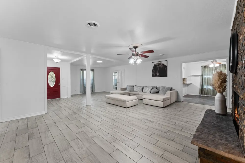 1807 Holm Oak Street Arlington, TX 76012