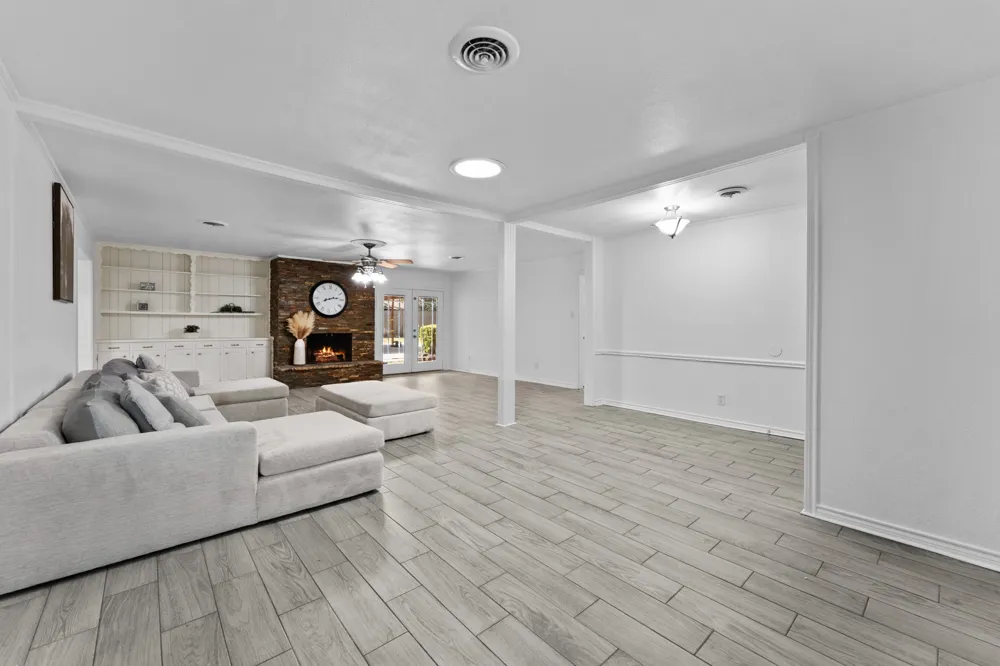 1807 Holm Oak Street Arlington, TX 76012