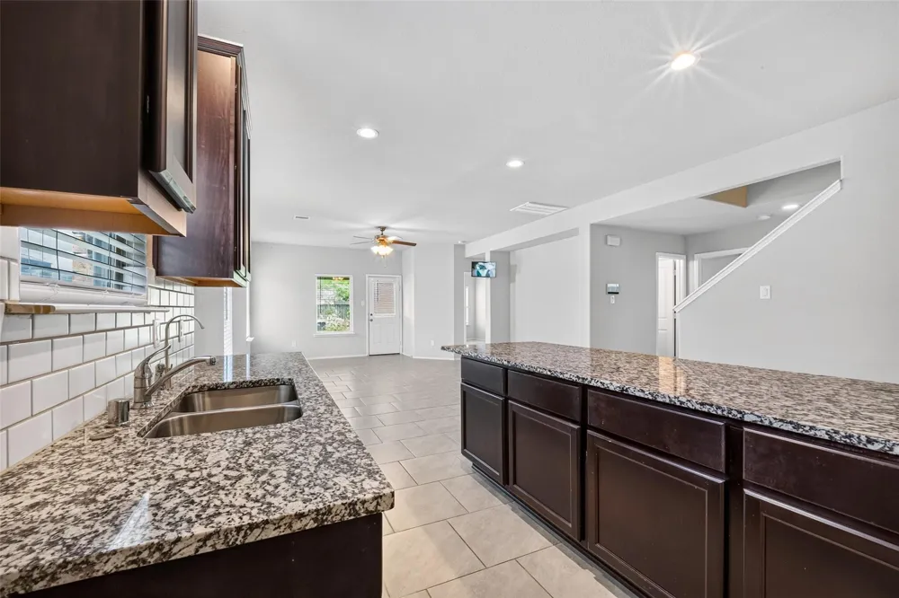 8126 Oakleaf Meadow Court Rosharon, TX 77583