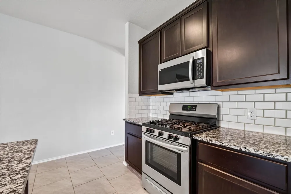 8126 Oakleaf Meadow Court Rosharon, TX 77583