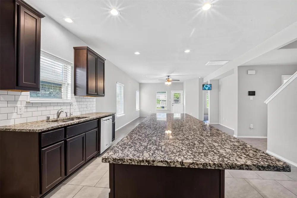8126 Oakleaf Meadow Court Rosharon, TX 77583