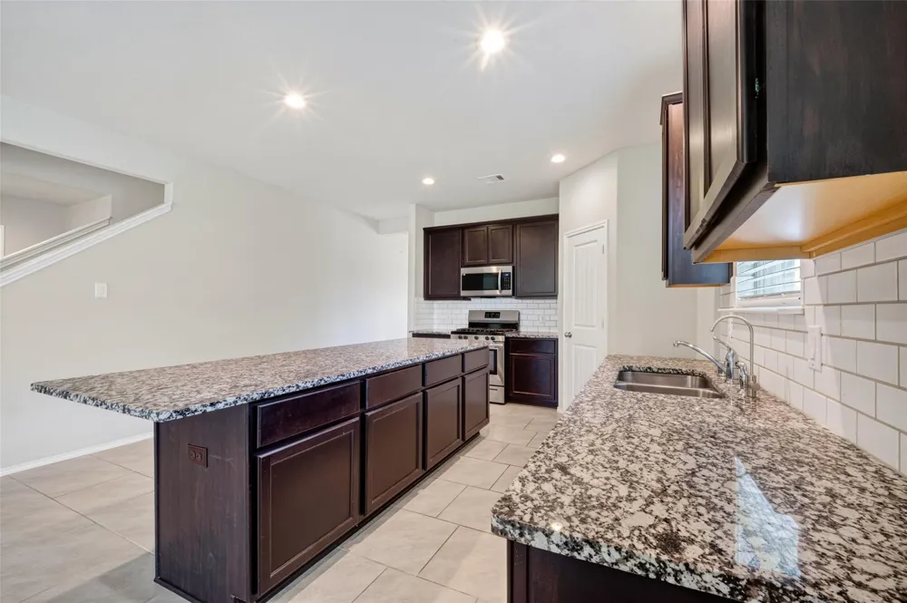 8126 Oakleaf Meadow Court Rosharon, TX 77583