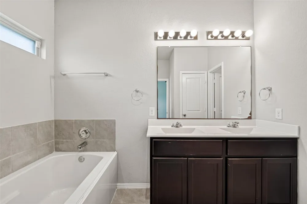 8126 Oakleaf Meadow Court Rosharon, TX 77583