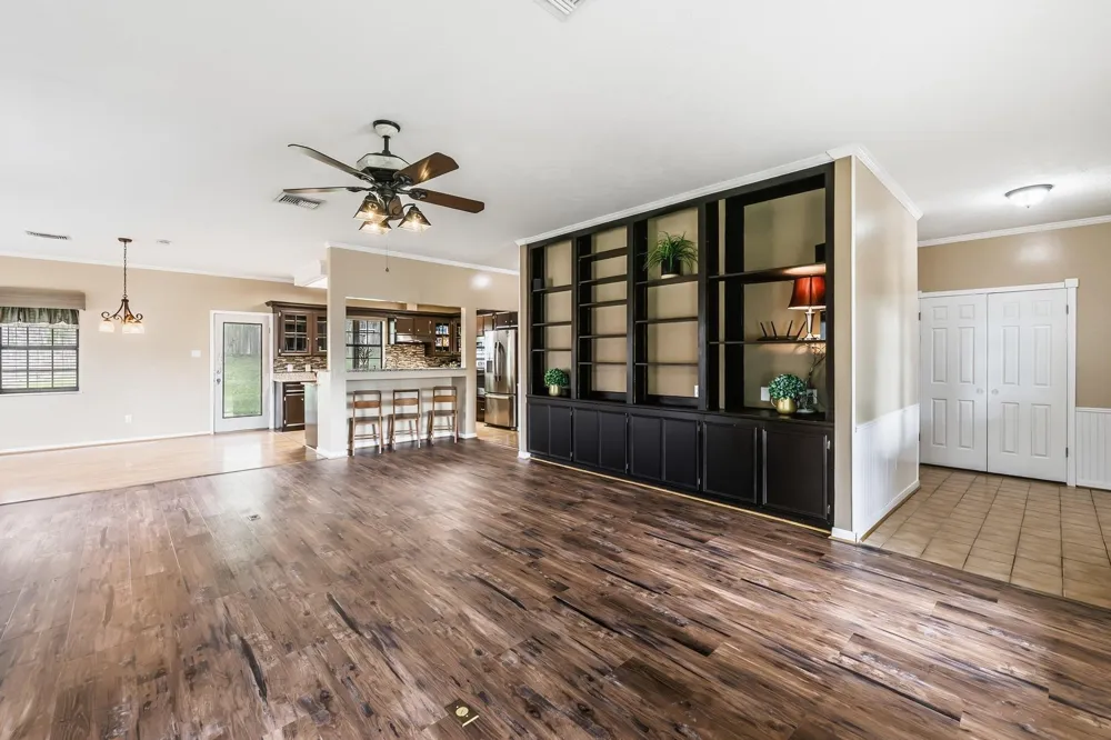 1623 Green Briar Drive Huntsville, TX 77340