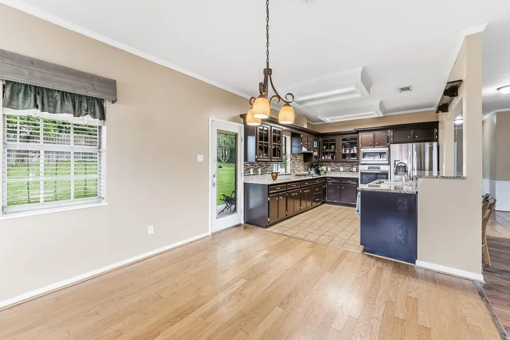 1623 Green Briar Drive Huntsville, TX 77340