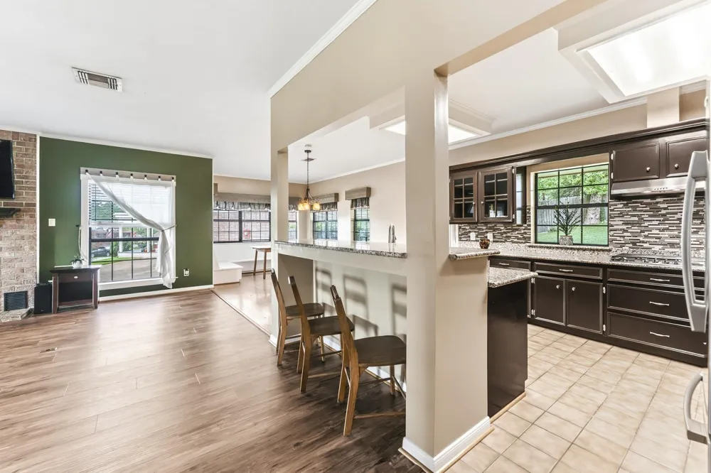1623 Green Briar Drive Huntsville, TX 77340